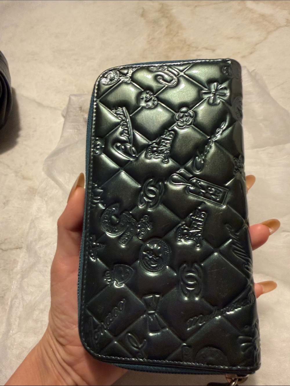 Authorities Chanel Quilted Metallic Green Phone Wallet Case with Zipper